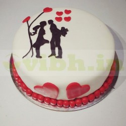 Loving Couple Romantic Fondant Cake	
