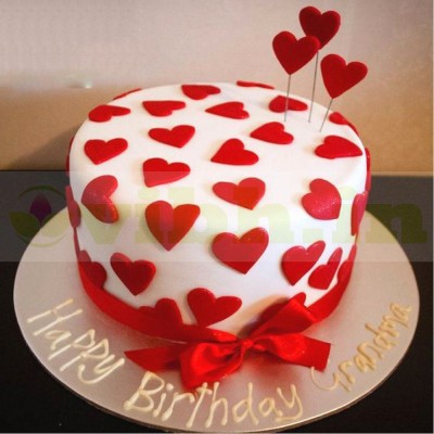 Cute Love Romantic Fondant Cake From DIZOVI Bakery